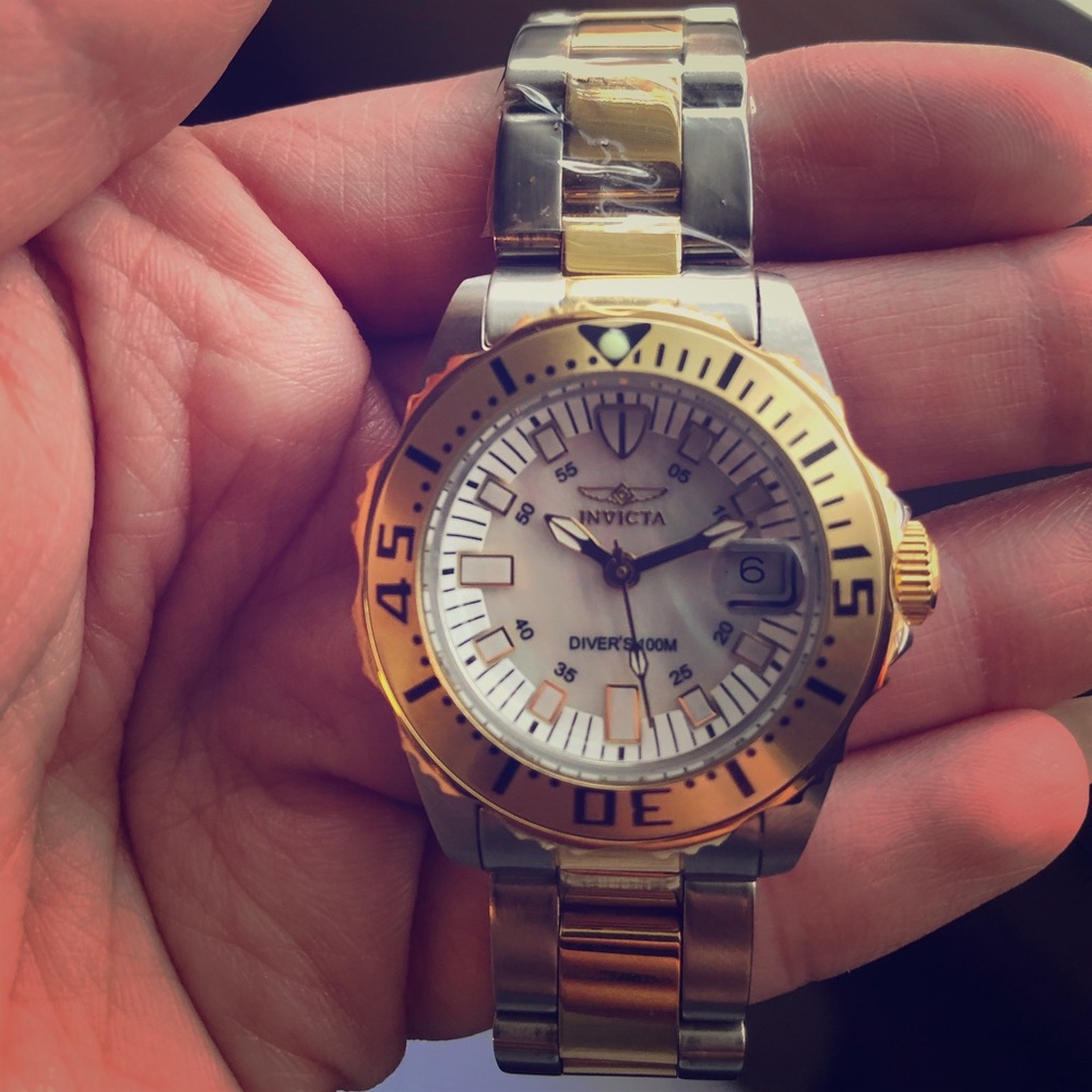 INVICTA PRO DIVER SWISS MOVEMENT QUARTZ WATCH